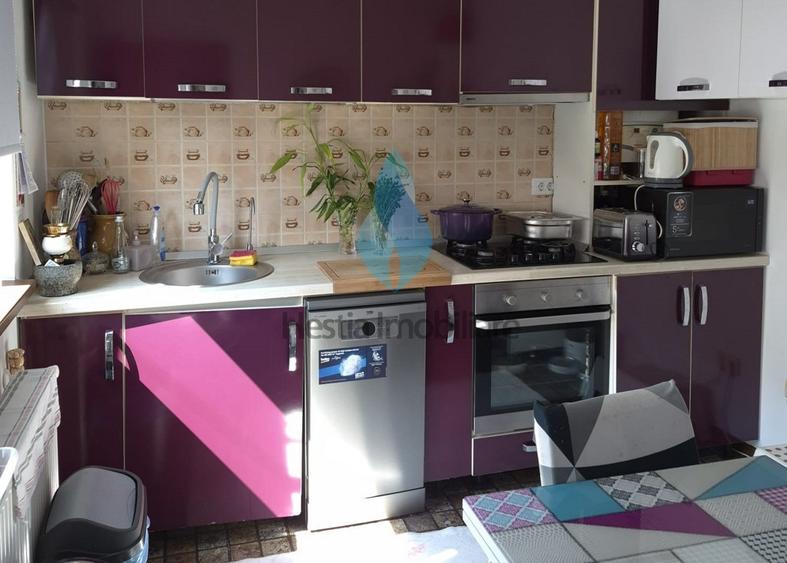 Casa tip triplex, strada Pepinierei-V.Adanca.