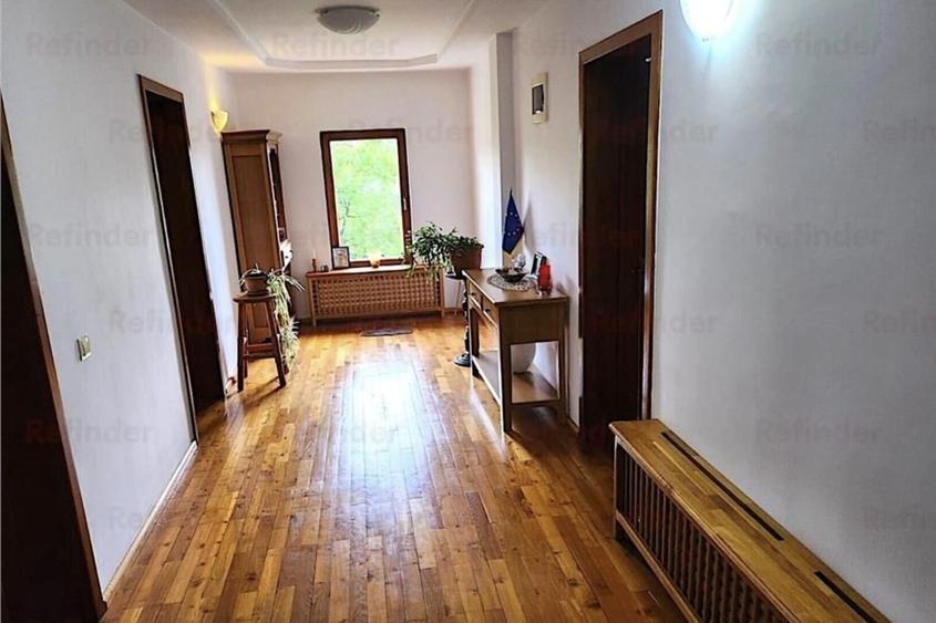 Vila rezidentiala/ de vacanta/investitie/ Cornu de Jos