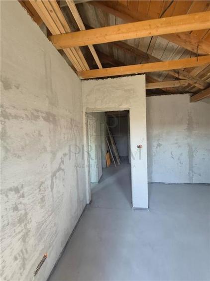 Casa individuala - la gri - toate utilitatile
