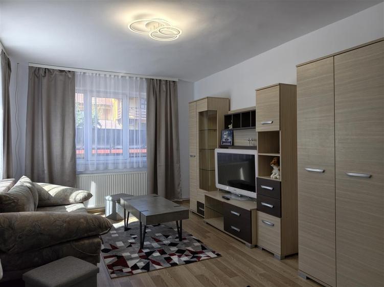 Casa de vanzare l 260 MP Utili l P + 2E l 560 MP Teren