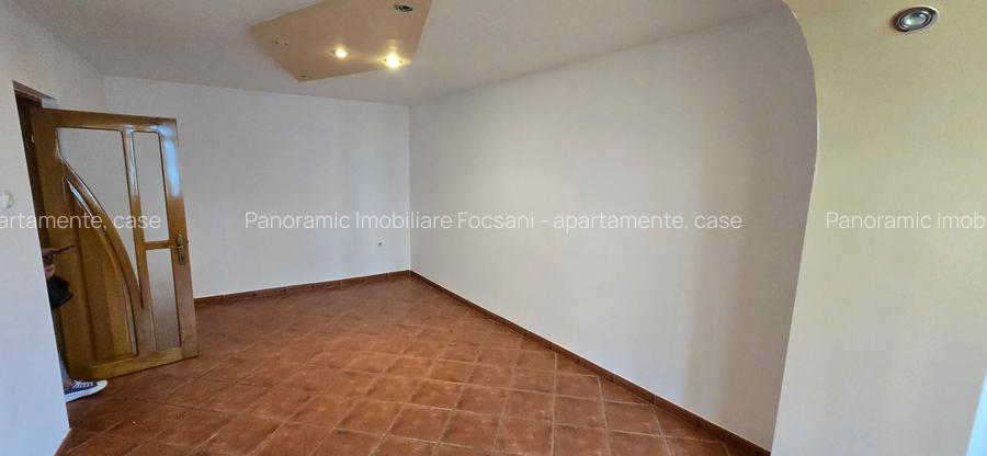 2 camere de vanzare , etaj superior, central  Focsani - 6