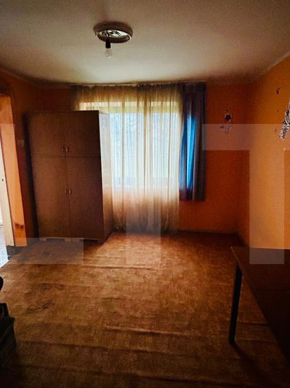 Casă din chirpici, cu teren 1900 mp - Calinesti