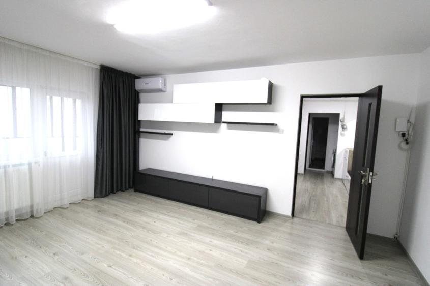 2 Camere DECOMANDATE | Bloc 2002 | Micro 17 | Orientare SUD | Practic Imobiliare