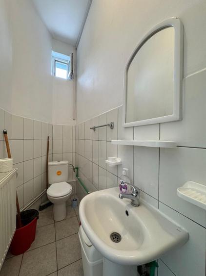 Imobil ideal pentru echipe de muncitori, 18 camere de inchiriat, zona Carierei