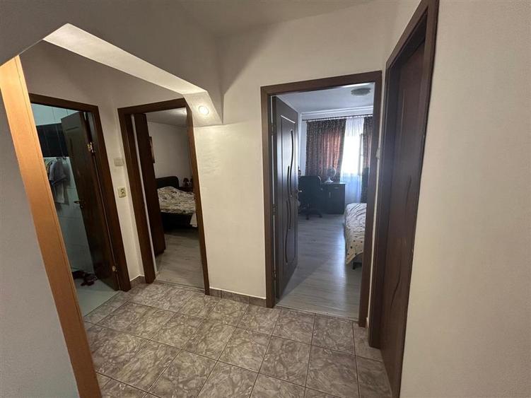 Apartament cu 3 camere, de vanzare, zona Brailei, Kauffland