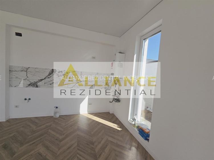 Casa individuala- 4 camere- 371mp teren- placa de beton - 4