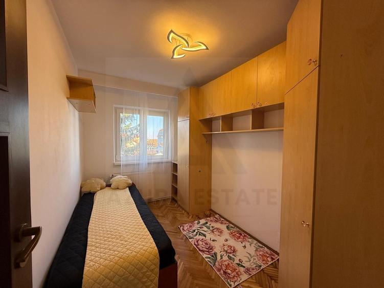 Apartament decomandat cu 4 camere 2 băi și 2 balcoane in Valea Aurie