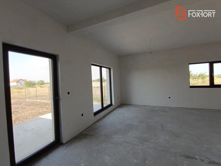 Triplex 5 camere, 2 bai, 114 mp utili, zona Plopi Timisoara - V8613