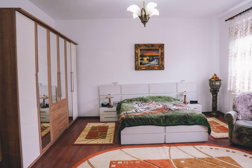 Casă renovată integral 4 camere + garaj | Piața Cluj, Str. Paris, Sibiu