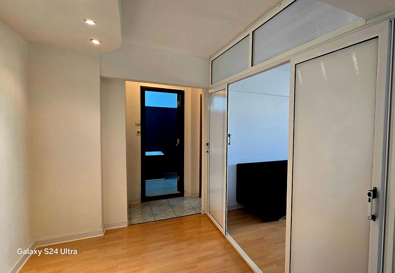 Apartament 3 camere cu centrala proprie