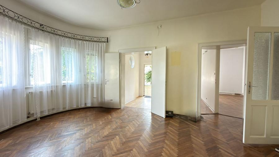 Oportunitate Inchiriere 2 Clădiri cu teren Zonă Centrală – Carei