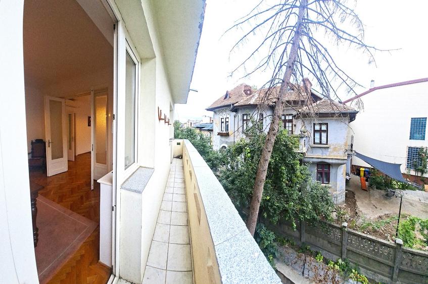 Apartament cu farmec interbelic, într-o vilă cochetă, aproape de Piața Spaniei