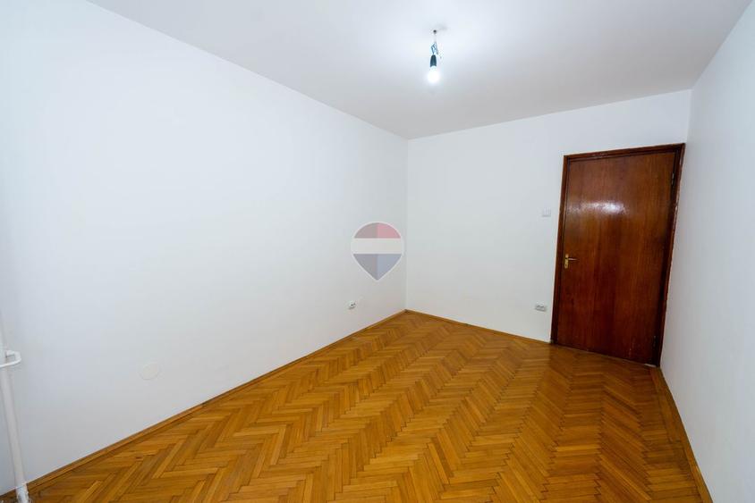 Apartament 3 camere decomandat, 88 mp, an 1982, Piata 1 Mai, Victoriei