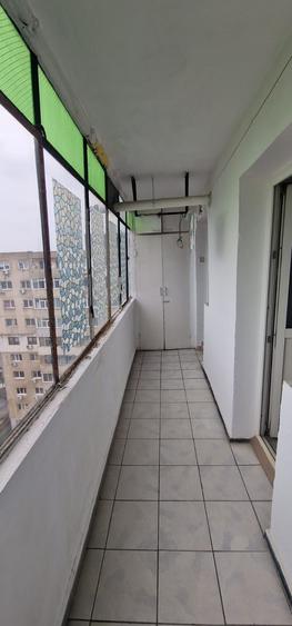 Republicii ,se vinde apartament decomandat ,2 camere ,pret 67000 euro neg