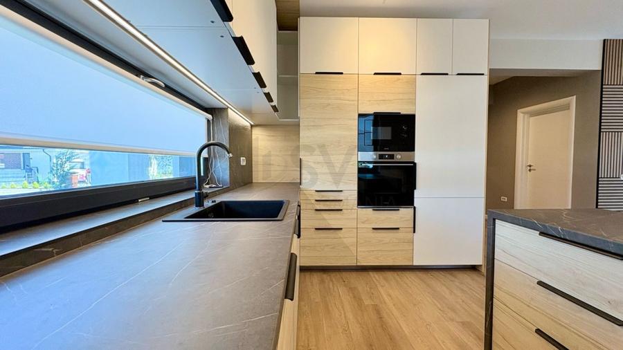 REV2005222 Balotesti Vila The 8 Residence