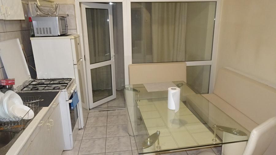 Vand apartament de 2 camere decomandat in Deva, zona I. Creanga + boxa intabulat