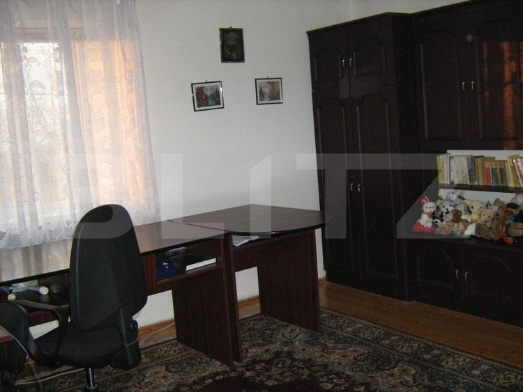 Casa individuala, 546 mp, 8 camere, 2 garaje, 1396 mp teren, Feleacu