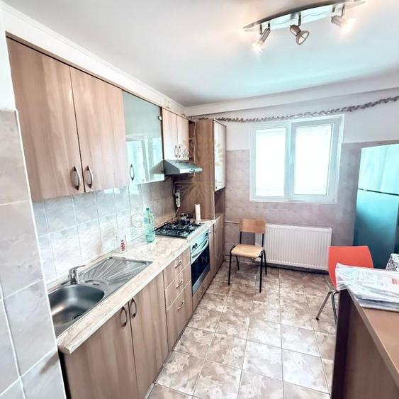 2 Camere Et.8 Decomandat An constructie 1979 - Metrou Gorjului