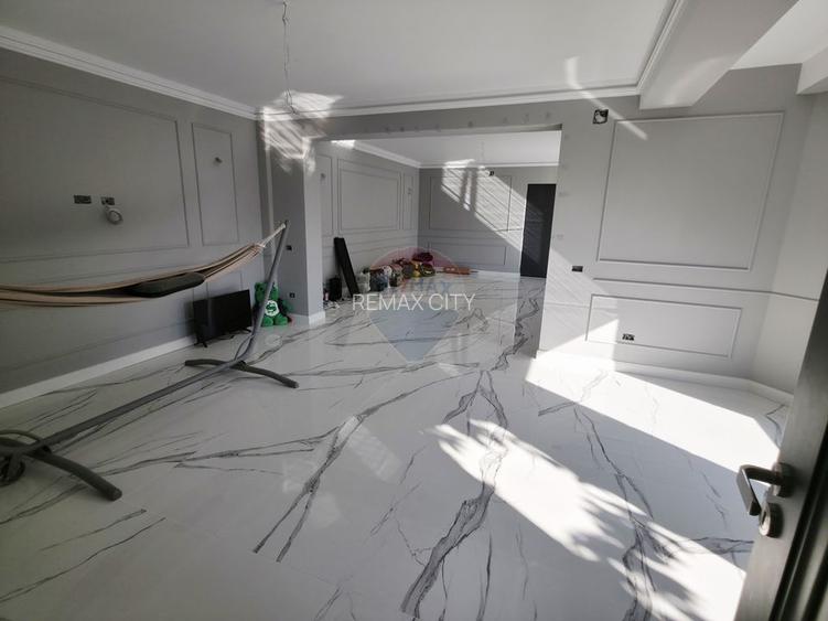 Apartament cu 5 camere de vânzare în zona Precista - 30