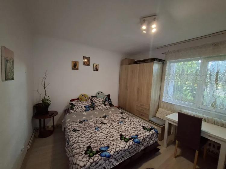 Apartament cu 2 camere decomandat, zona Alexandru cel Bun