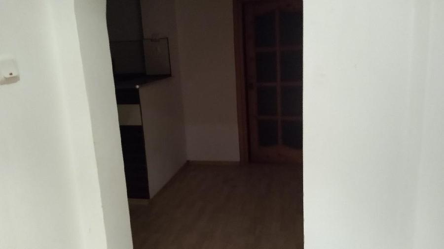 TARGU NEAMT Apartament 3 camere decomandate - 76 mp - etaj 4