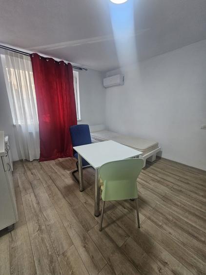Garsoniera Complex Studentesc cladire noua - loc de parcare !!