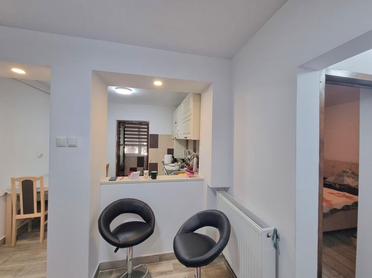 Ap. 2 camere decomandate/etaj 1/renovat acum/mobilat/utilat/Zona Nord