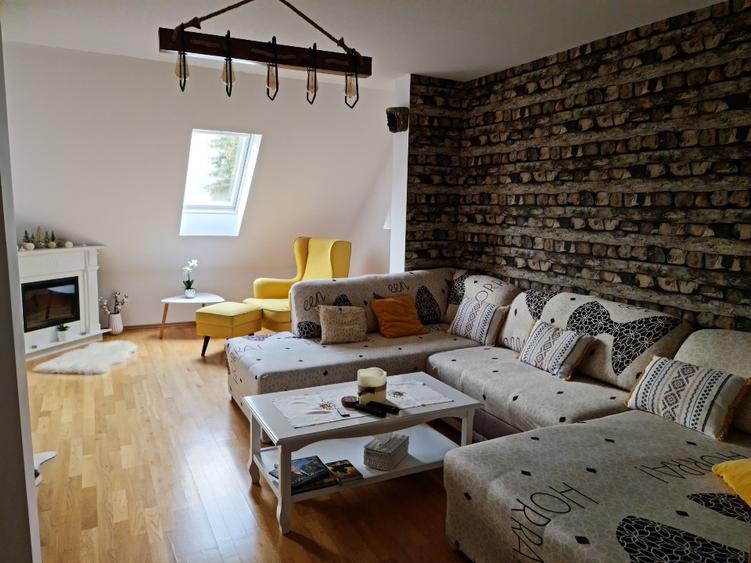 PENTHOUSE DUPLEX – SINAIA, FURNICA LÂNGĂ CASTELUL PELEȘ 115 MP