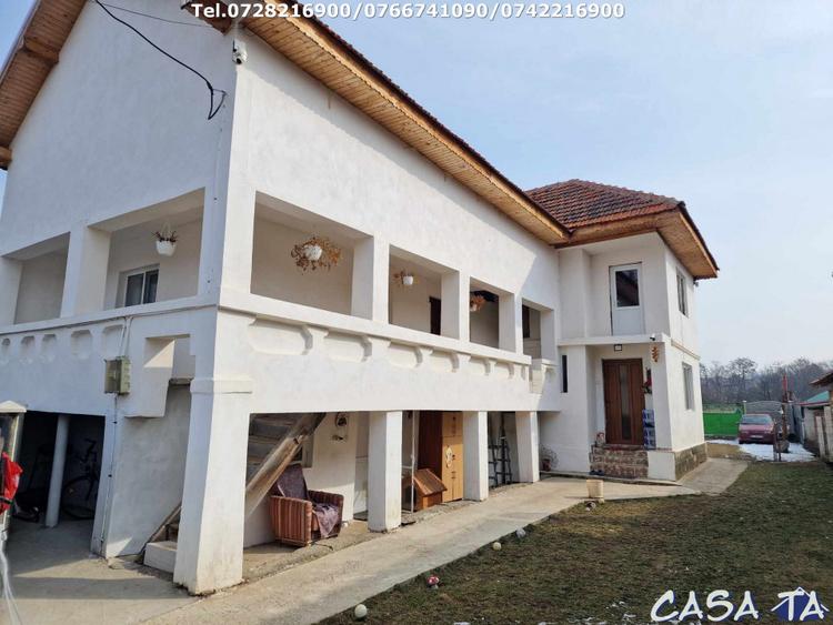 Casa P+1, situata in orasul Bumbesti-Jiu, Curtisoara