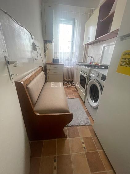 Apartament cu 2 camere decomandat, etaj intermediar, zona Mircea cel Batran - 3