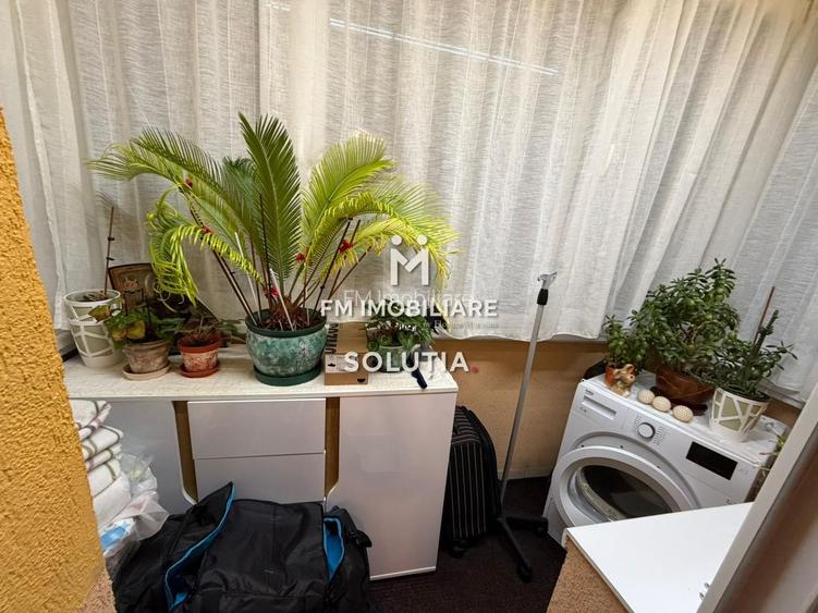 Apartament  3 camere decomandat, etajul 2 -zona Casa de Pensii - 12