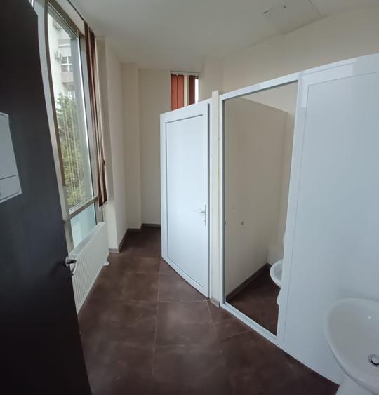 Spatiu comercial pretabil birouri-cabinete