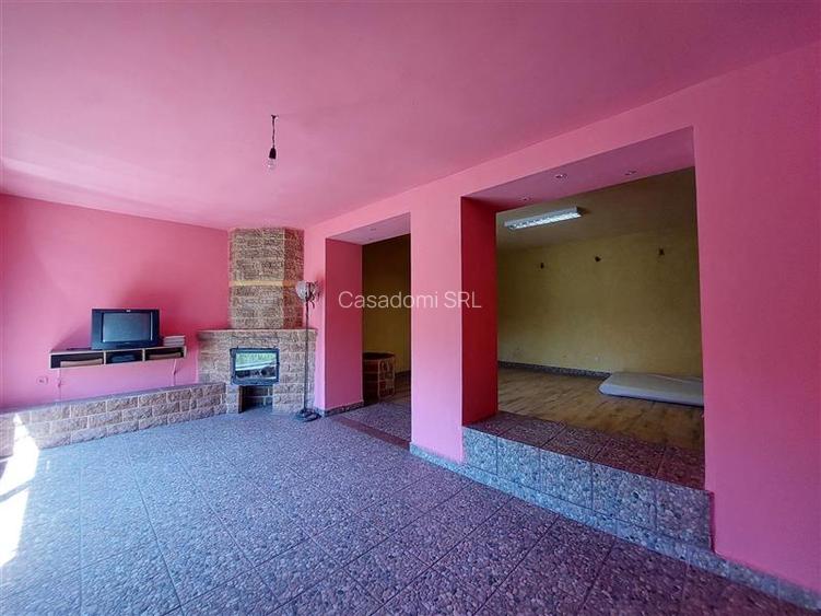Casa spatioasa cu teren mare, pe colt, in Periam - 6