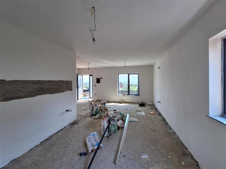 Casa 3 dormitoare, zona Margineni
