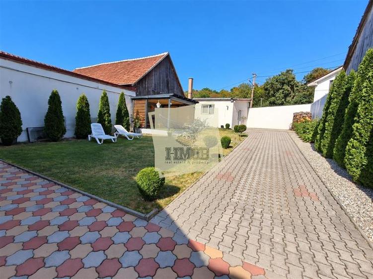 Casa individuala moderna 4 camere pivnita 350mp teren Mohu