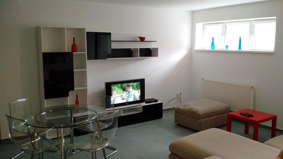 Apartament 2 camere 15mp gradina zona Strand