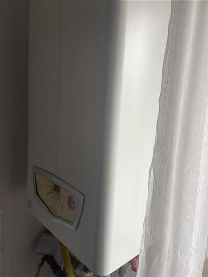 Apartament 4 camere , zona Piata Moldovei -Scoala nr 2 , decomandat 80 mp , imbu