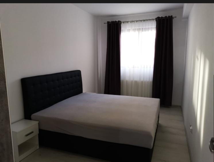 Apartament cu 3 camere, 77 mp, terasa 68 mp, parcare, zona Baciu