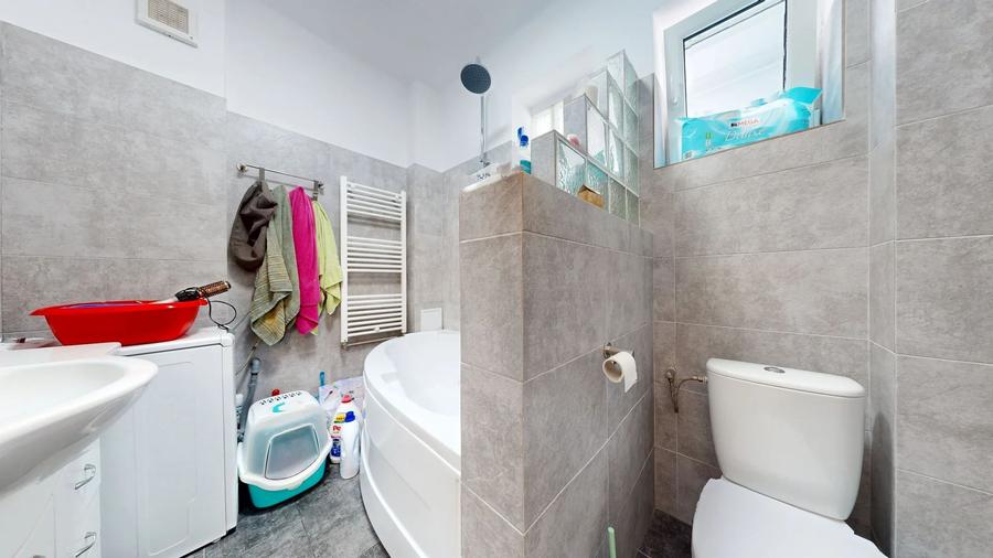 Apartament decomandat langa liceul de informatica,vanzare sau schimb