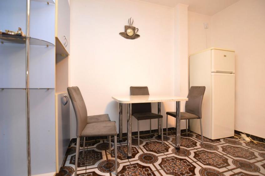 INCHIRIERE APARTAMENT 2 CAMERE DECEBAL – METROU PIATA MUNCII