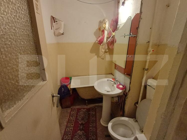 Apartament 3 camere, 46 mp, zona Plopilor
