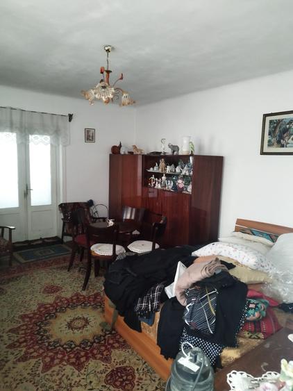 Vand casa cu4 cam. in zona Mureseni