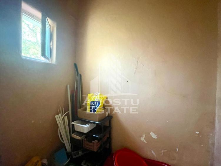 Apartament decomandat, 2 camere curte comuna - Zona Piata Sarbeasca