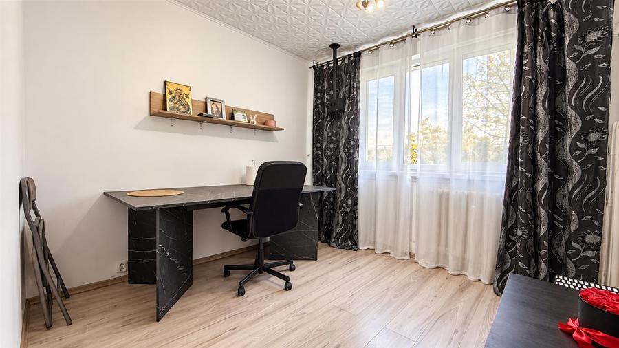 Vanzare apartament cu 3 camere Ozana Titan