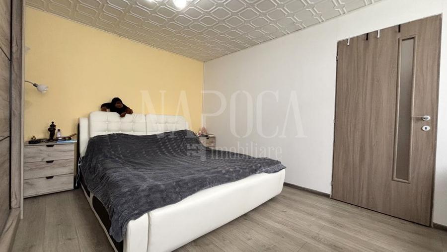 Casa 8 camere de vanzare in Floresti