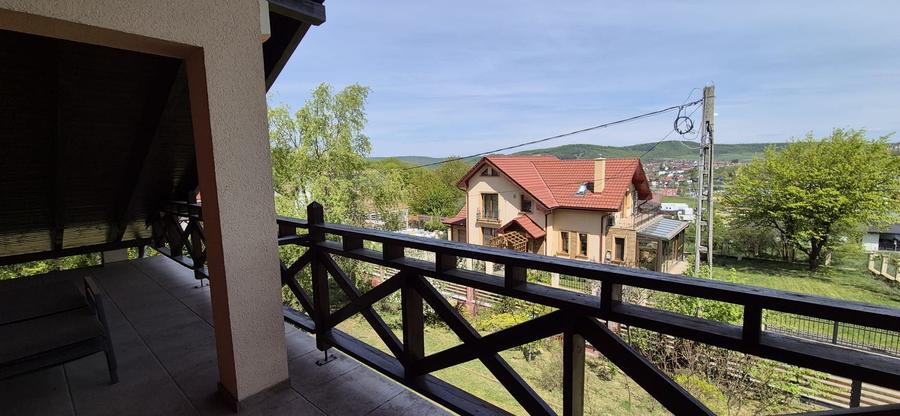 Casa langa padure , cartier privat -Corunca