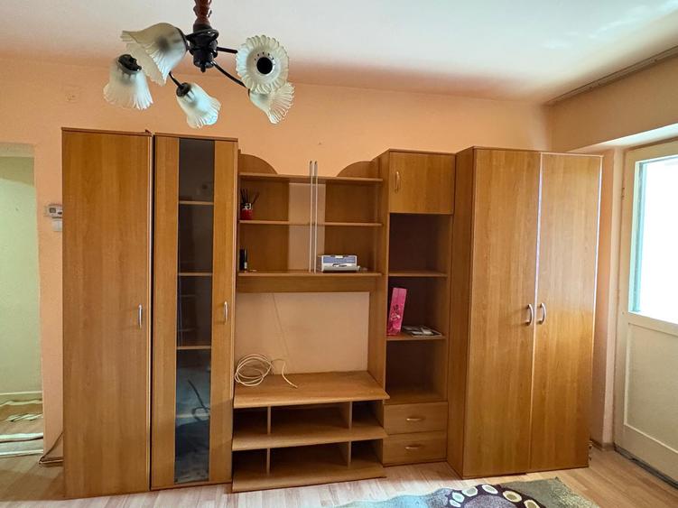 - Apartament 1 camera, zona Plantelor.