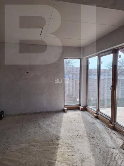 Vand casa la gri in Sat Costeiu str. crizantemelor nr.235