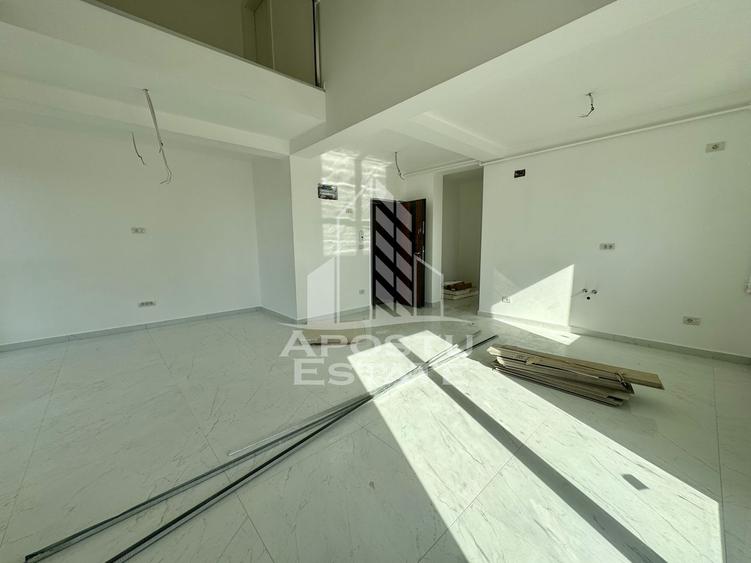 Penthouse cu scara interioara deosebita, 3 camere si 2 bai langa Lidl.