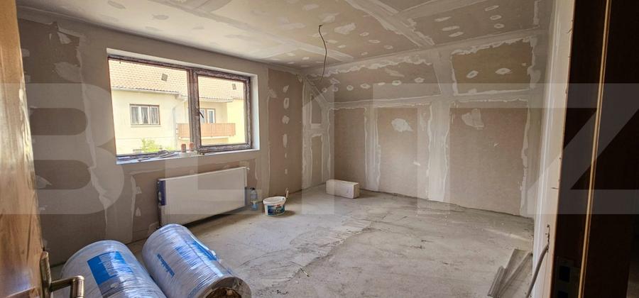 Casă spațioasă, de vanzare, cu 10 camere, 200 mp, zona semicentrala